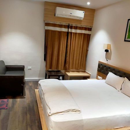 Ojas Hotel & Resort Durgāpur Buitenkant foto