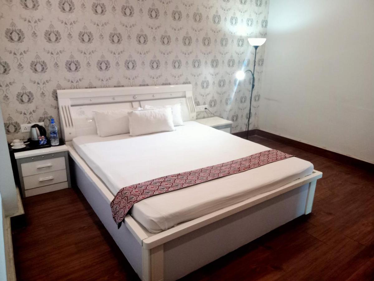 Ojas Hotel & Resort Durgāpur Buitenkant foto