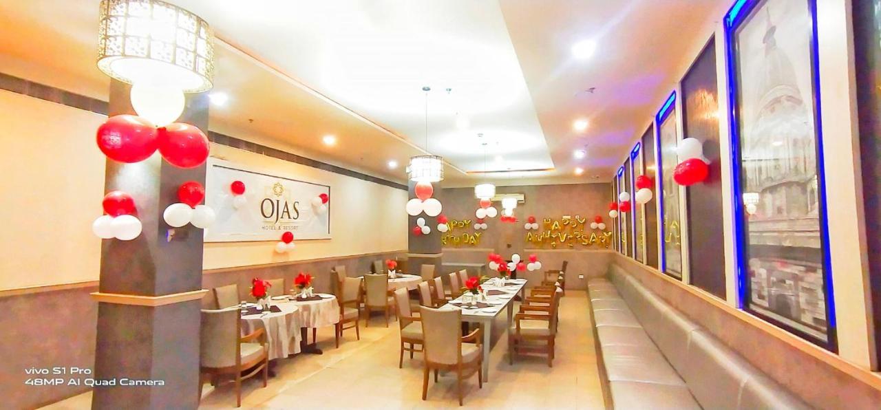 Ojas Hotel & Resort Durgāpur Buitenkant foto